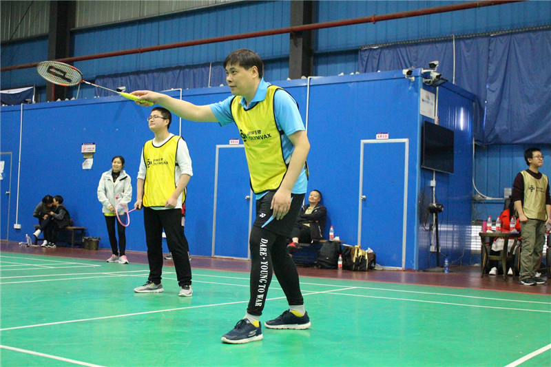 “白羽飞扬?羽动你我”趣购彩welcome登录杯第二届羽毛球比赛3